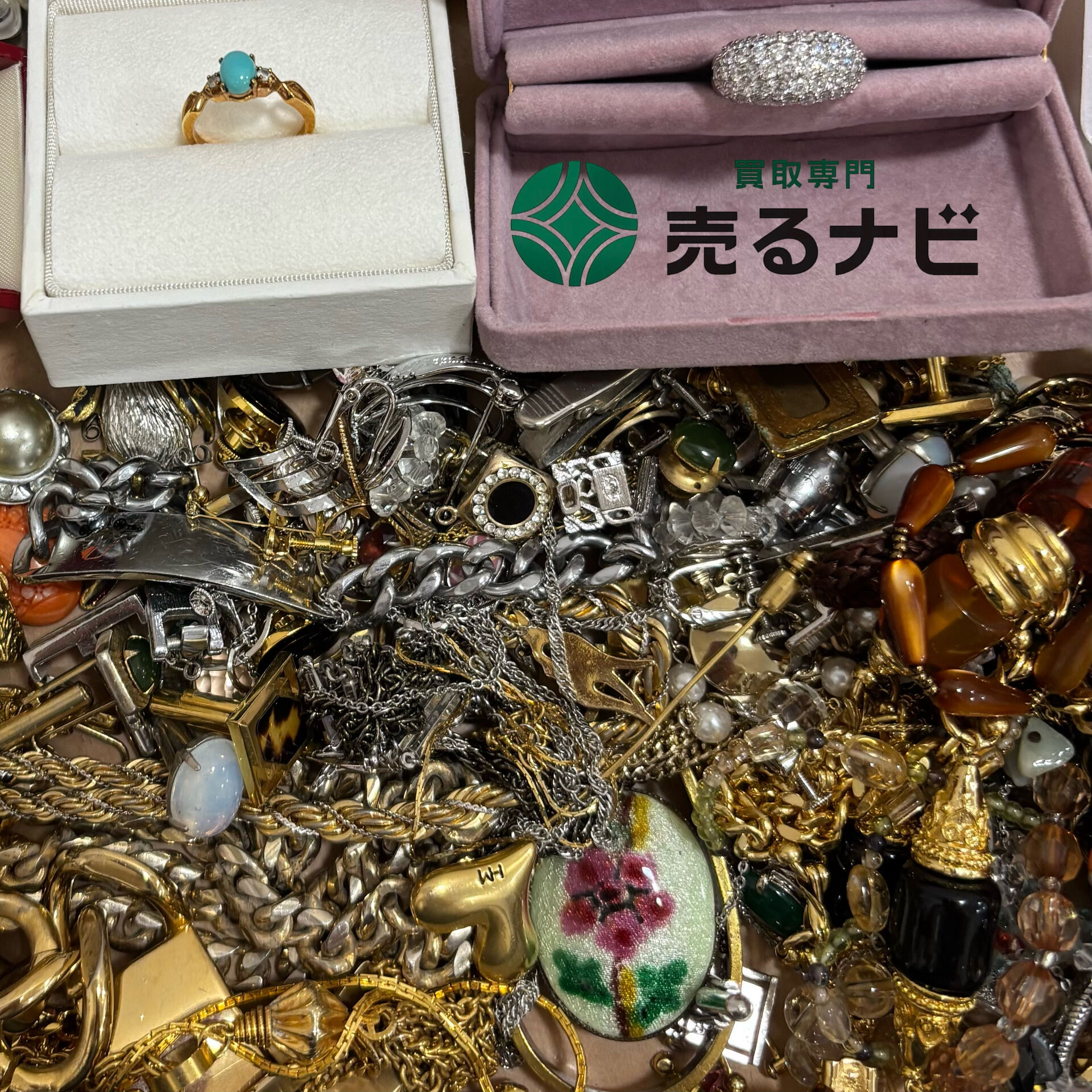 【大量のアクセサリーお買取しました】